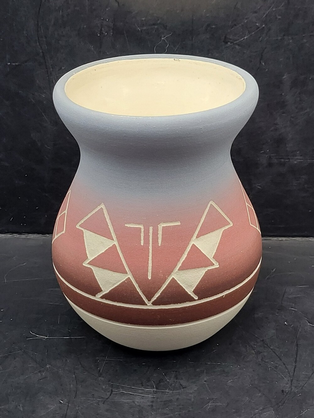 Vintage Iron Shell Sioux Native American Pottery Vase Sgraffito Mauve Gray 3.75"